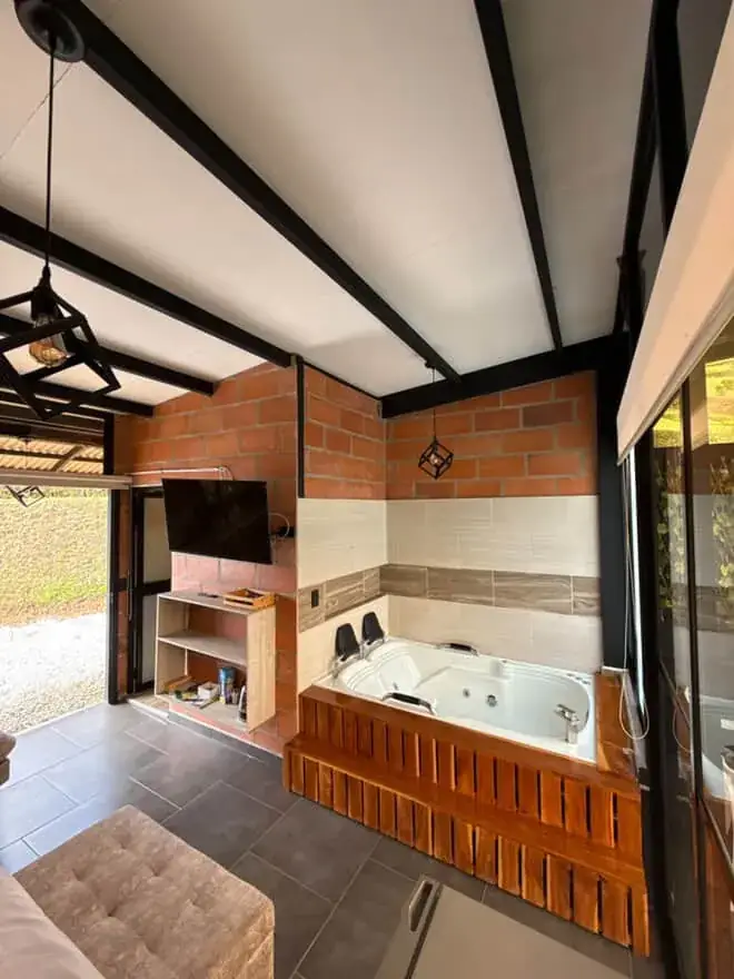 Cabaña para pareja con jacuzzi privado